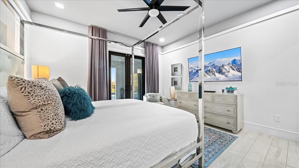 待售: $3,200,000 (10 贝兹, 11 浴室, 7966 平方英尺)