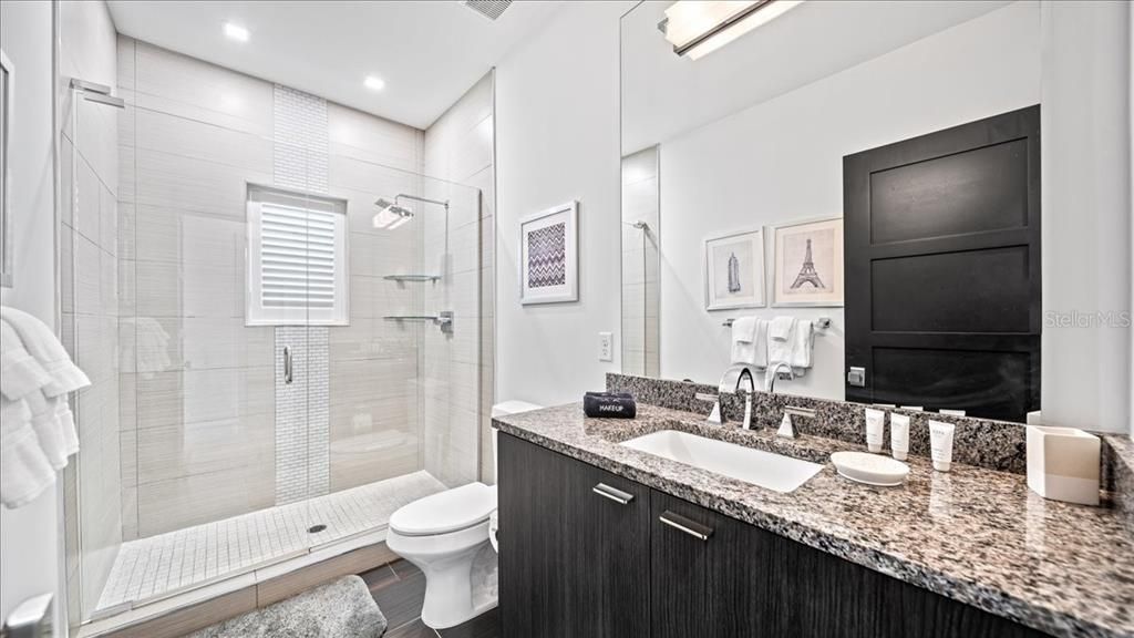 待售: $3,200,000 (10 贝兹, 11 浴室, 7966 平方英尺)