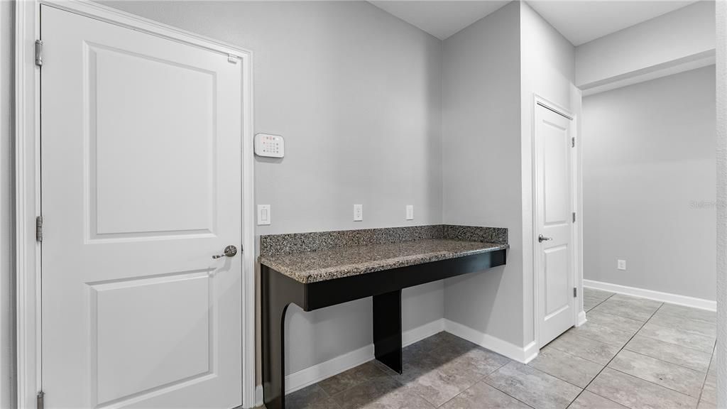 合同活跃: $528,000 (4 贝兹, 3 浴室, 2206 平方英尺)