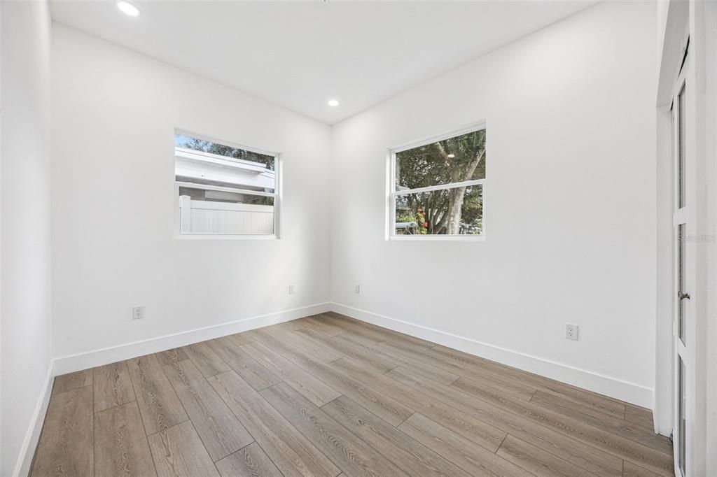 En Venta: $965,500 (5 camas, 4 baños, 2483 Pies cuadrados)