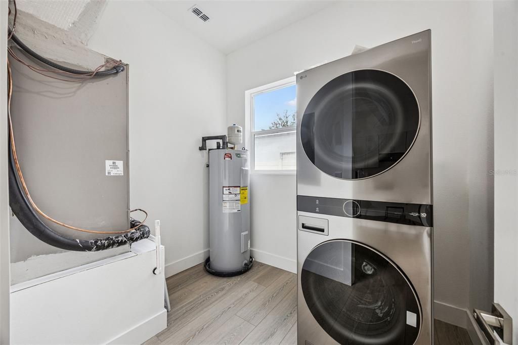 En Venta: $965,500 (5 camas, 4 baños, 2483 Pies cuadrados)