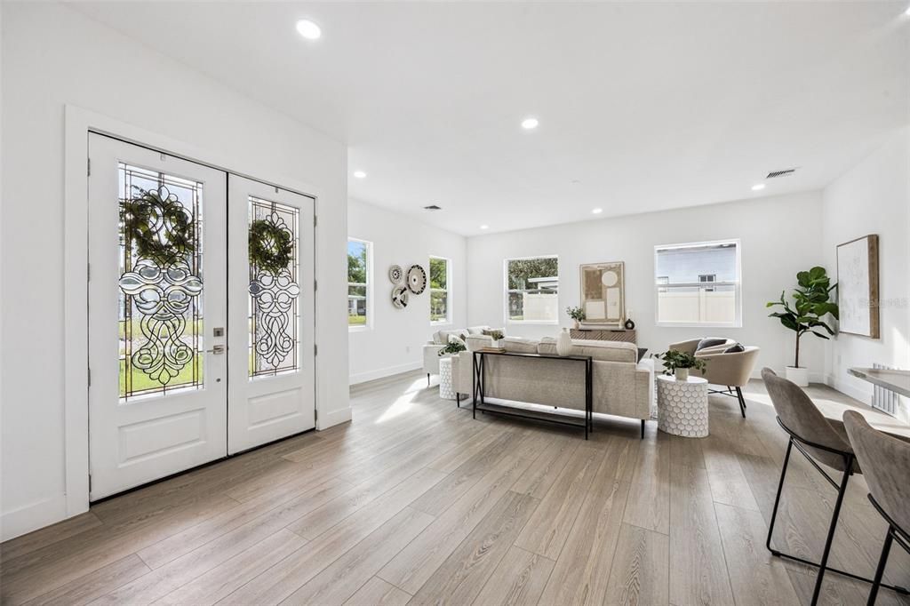 En Venta: $965,500 (5 camas, 4 baños, 2483 Pies cuadrados)