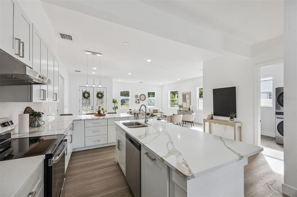 En Venta: $965,500 (5 camas, 4 baños, 2483 Pies cuadrados)