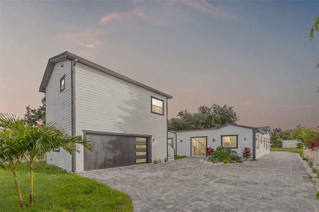 En Venta: $965,500 (5 camas, 4 baños, 2483 Pies cuadrados)