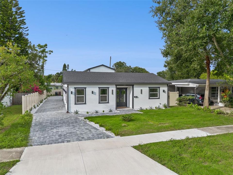 En Venta: $965,500 (5 camas, 4 baños, 2483 Pies cuadrados)