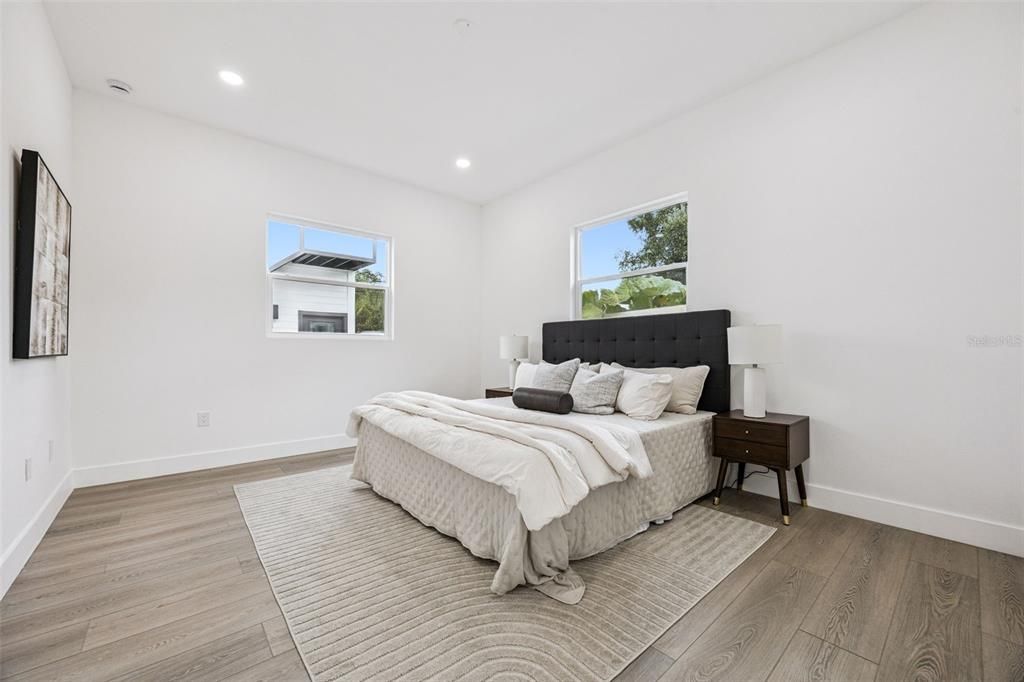 En Venta: $965,500 (5 camas, 4 baños, 2483 Pies cuadrados)