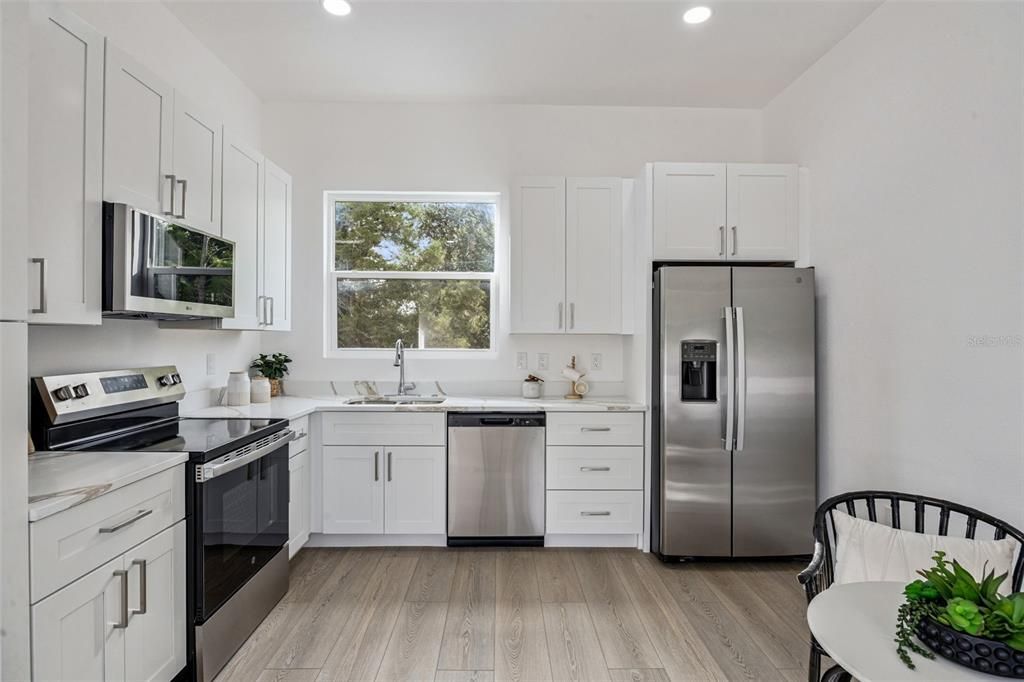 En Venta: $965,500 (5 camas, 4 baños, 2483 Pies cuadrados)