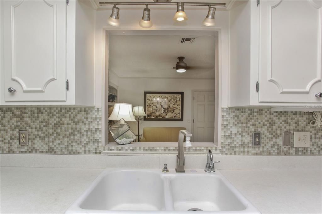 For Sale: $369,000 (2 beds, 2 baths, 1560 Square Feet)