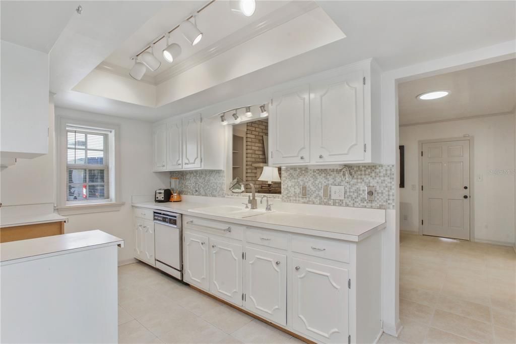 For Sale: $369,000 (2 beds, 2 baths, 1560 Square Feet)