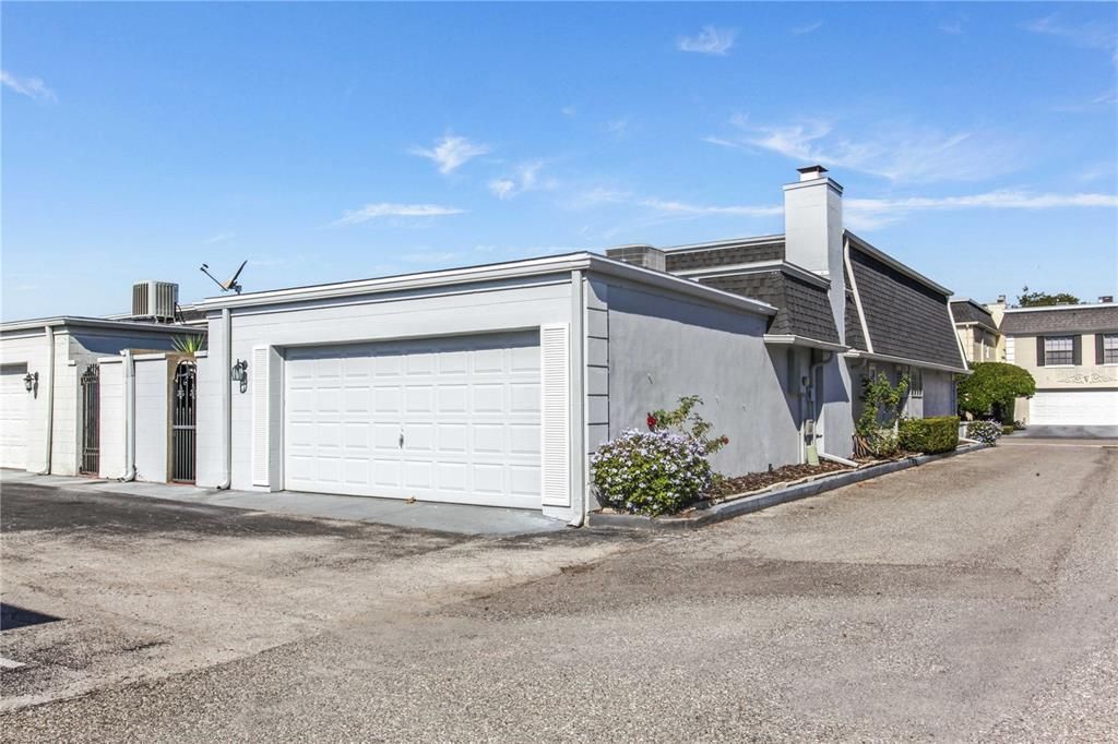 For Sale: $369,000 (2 beds, 2 baths, 1560 Square Feet)