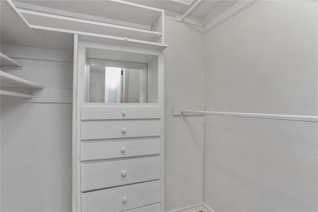 For Sale: $369,000 (2 beds, 2 baths, 1560 Square Feet)