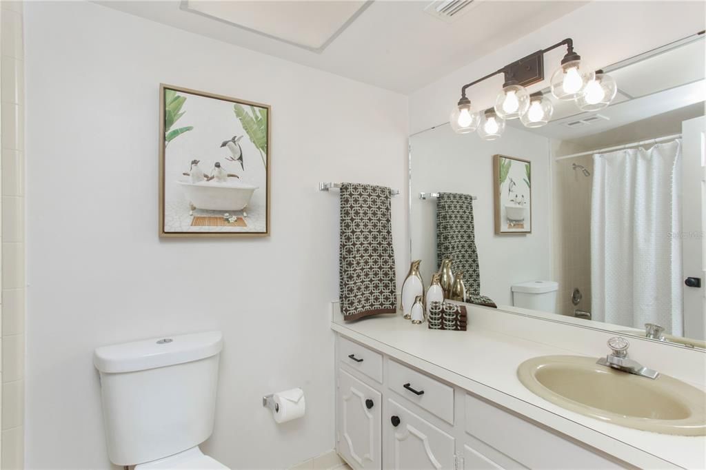 For Sale: $369,000 (2 beds, 2 baths, 1560 Square Feet)