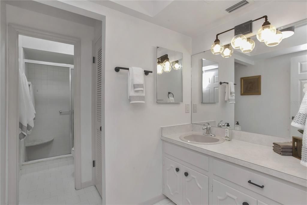 For Sale: $369,000 (2 beds, 2 baths, 1560 Square Feet)