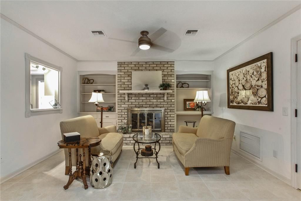 For Sale: $369,000 (2 beds, 2 baths, 1560 Square Feet)