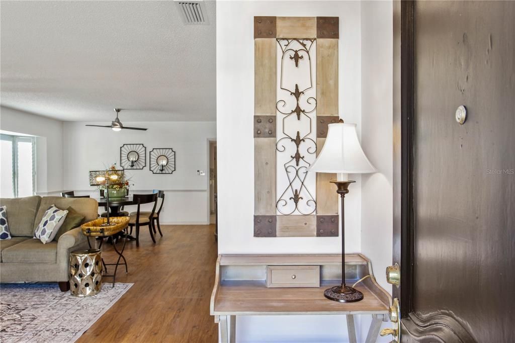 For Sale: $369,000 (2 beds, 2 baths, 1560 Square Feet)