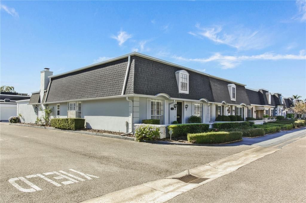 For Sale: $369,000 (2 beds, 2 baths, 1560 Square Feet)