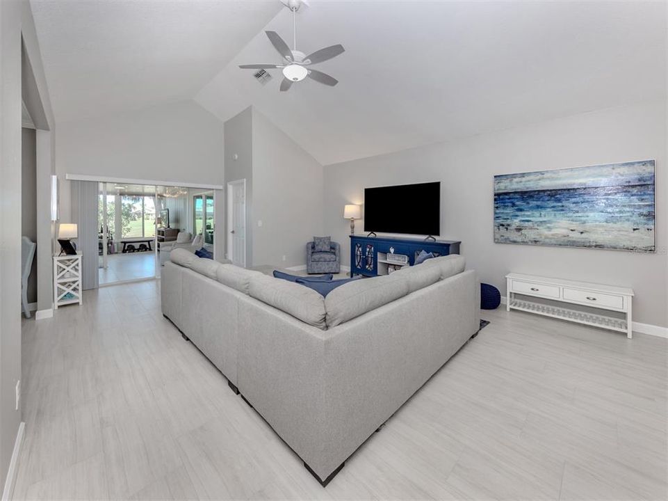 For Sale: $469,000 (2 beds, 2 baths, 2024 Square Feet)