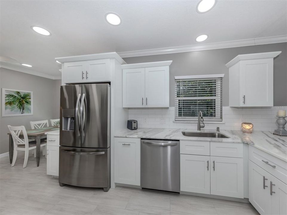 For Sale: $469,000 (2 beds, 2 baths, 2024 Square Feet)