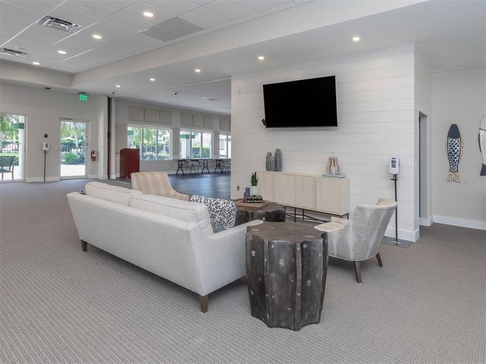 For Sale: $469,000 (2 beds, 2 baths, 2024 Square Feet)