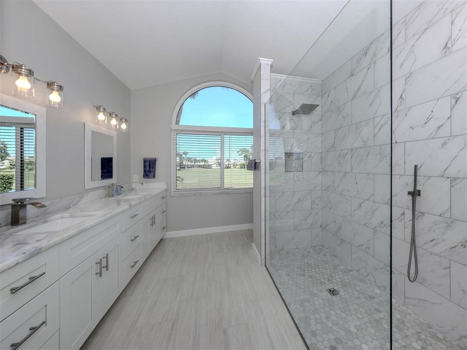 For Sale: $469,000 (2 beds, 2 baths, 2024 Square Feet)