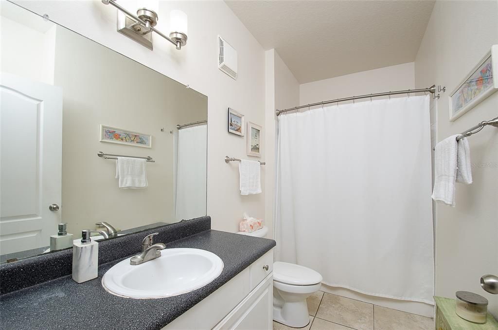 На продажу: $313,000 (2 спален, 2 ванн, 1352 Квадратных фут)