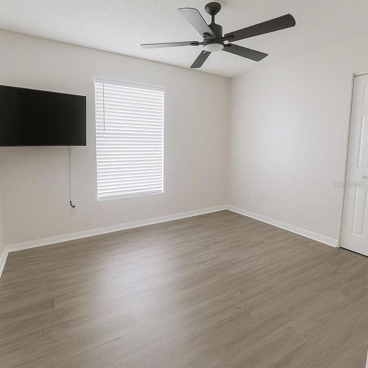 For Sale: $310,000 (3 beds, 2 baths, 1238 Square Feet)