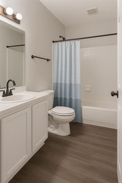 For Sale: $310,000 (3 beds, 2 baths, 1238 Square Feet)