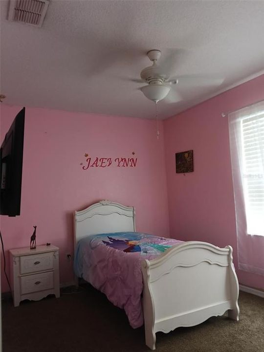 Под контрактом: $715,555 (5 спален, 3 ванн, 3712 Квадратных фут)