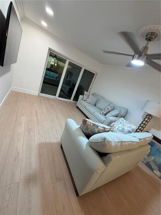 В аренду: $2,500 (2 спален, 2 ванн, 1084 Квадратных фут)