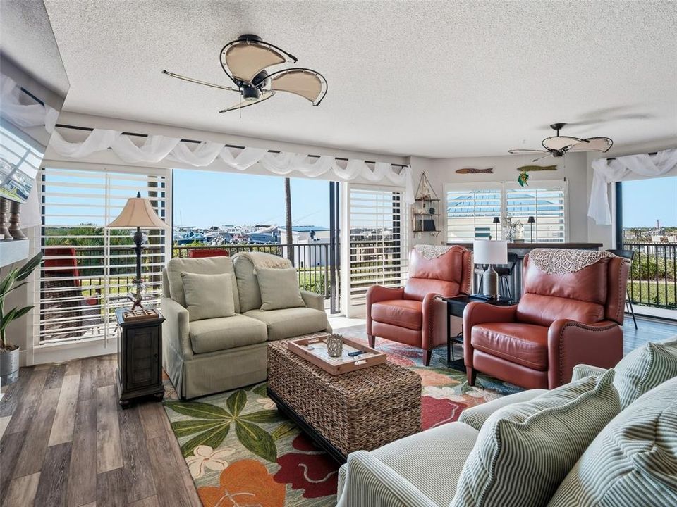 En Venta: $1,025,000 (3 camas, 2 baños, 1792 Pies cuadrados)