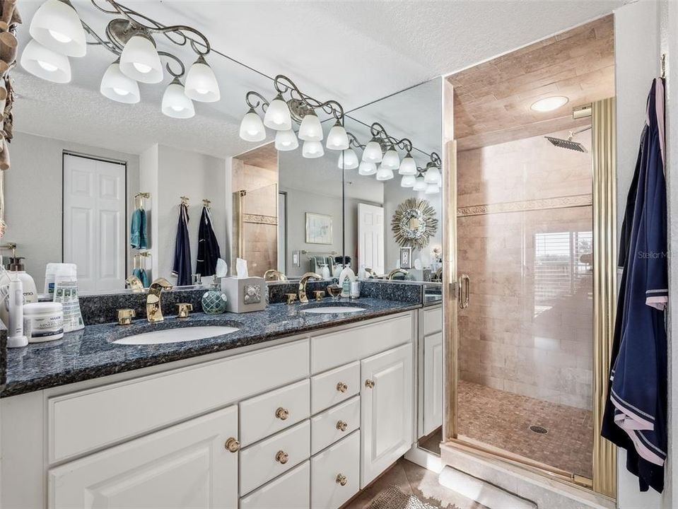 En Venta: $1,025,000 (3 camas, 2 baños, 1792 Pies cuadrados)