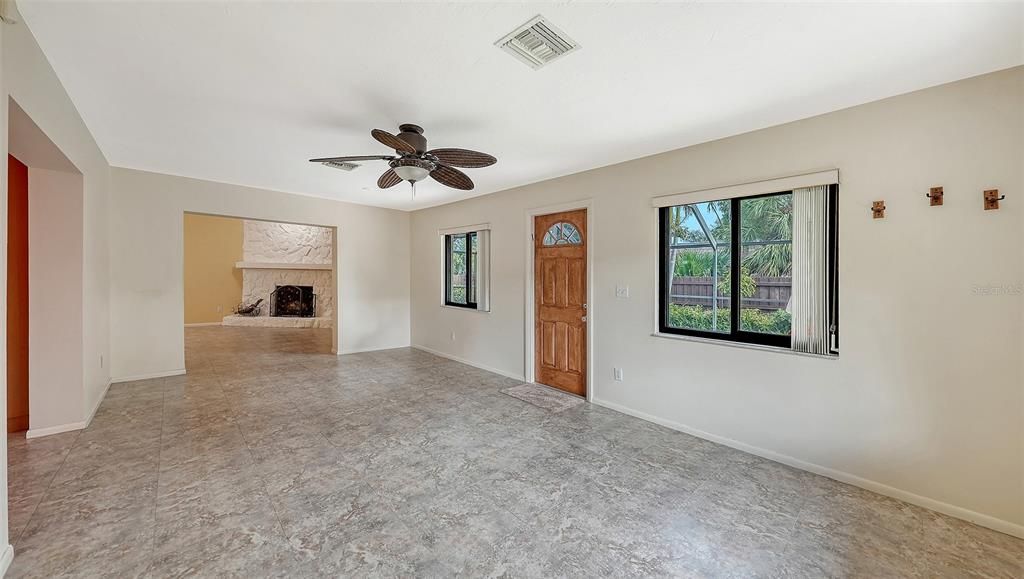 For Sale: $535,000 (3 beds, 2 baths, 1868 Square Feet)