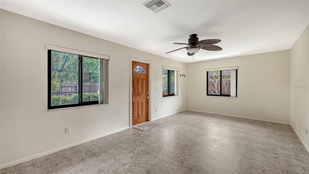 For Sale: $535,000 (3 beds, 2 baths, 1868 Square Feet)