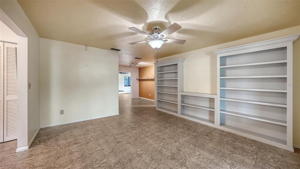 For Sale: $535,000 (3 beds, 2 baths, 1868 Square Feet)