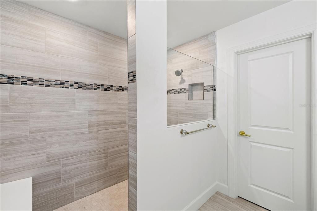 For Rent: $3,985 (4 beds, 3 baths, 2208 Square Feet)