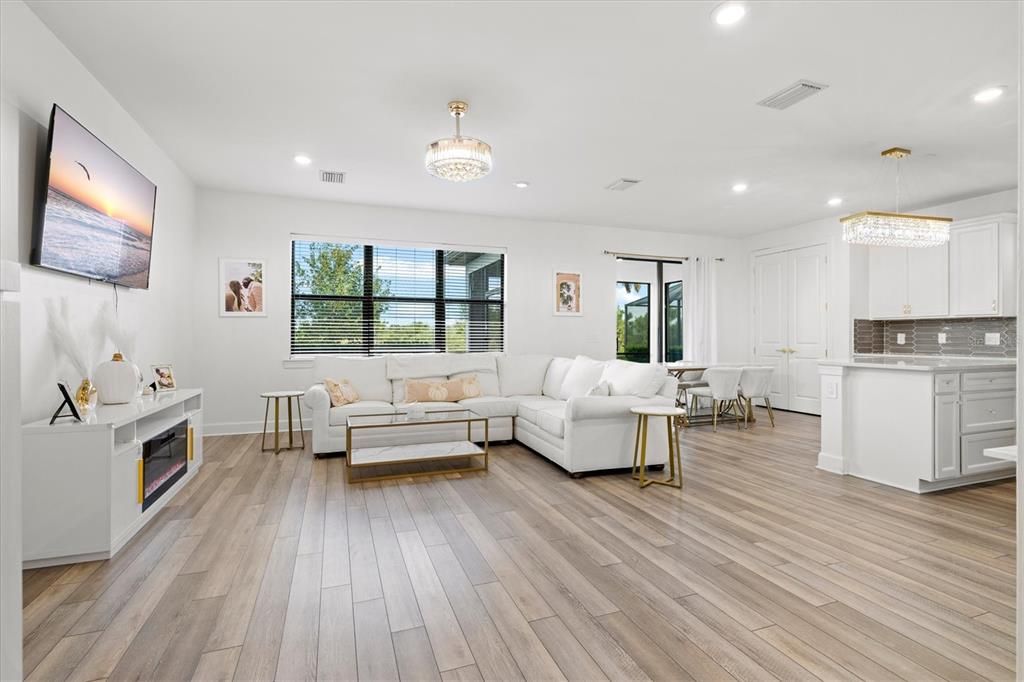 For Rent: $3,985 (4 beds, 3 baths, 2208 Square Feet)