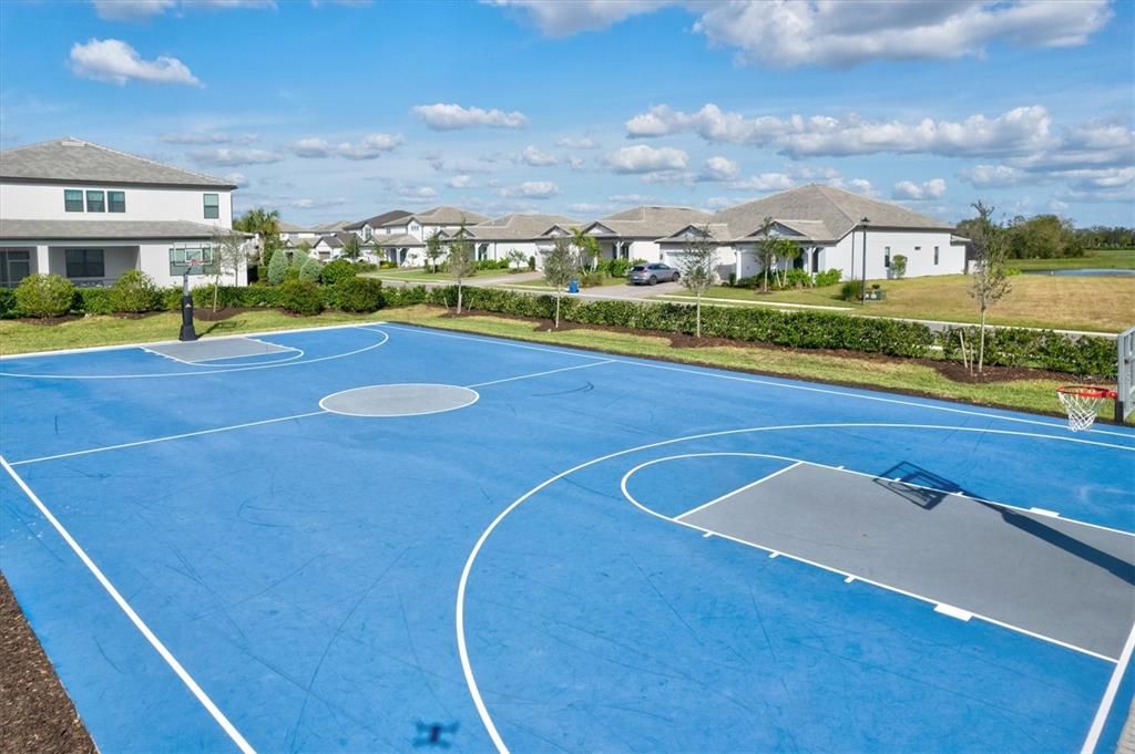 For Rent: $3,985 (4 beds, 3 baths, 2208 Square Feet)