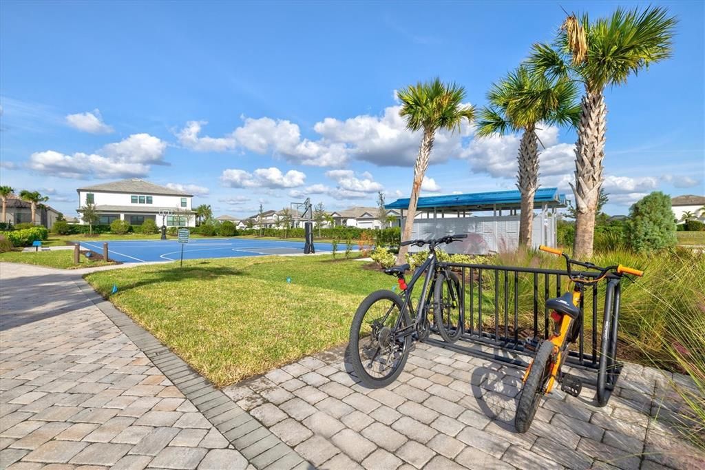 For Rent: $3,985 (4 beds, 3 baths, 2208 Square Feet)