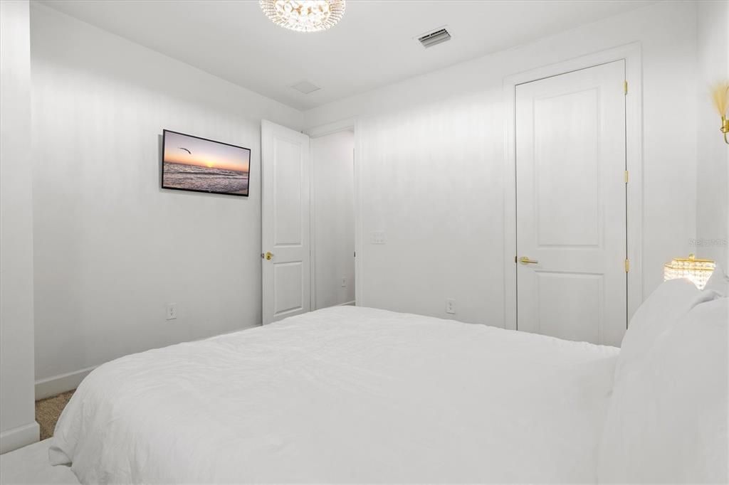 For Rent: $3,985 (4 beds, 3 baths, 2208 Square Feet)