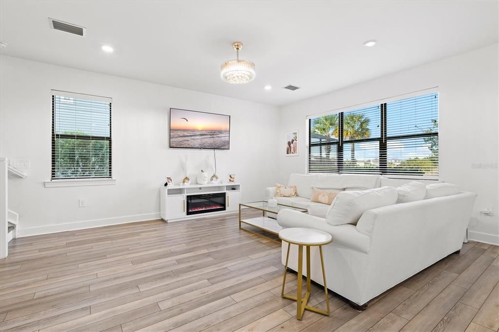 For Rent: $3,985 (4 beds, 3 baths, 2208 Square Feet)