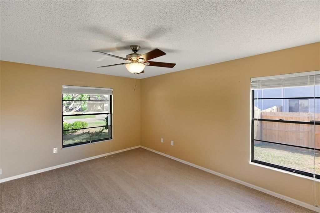 Active With Contract: $349,000 (3 beds, 2 baths, 1424 Square Feet)