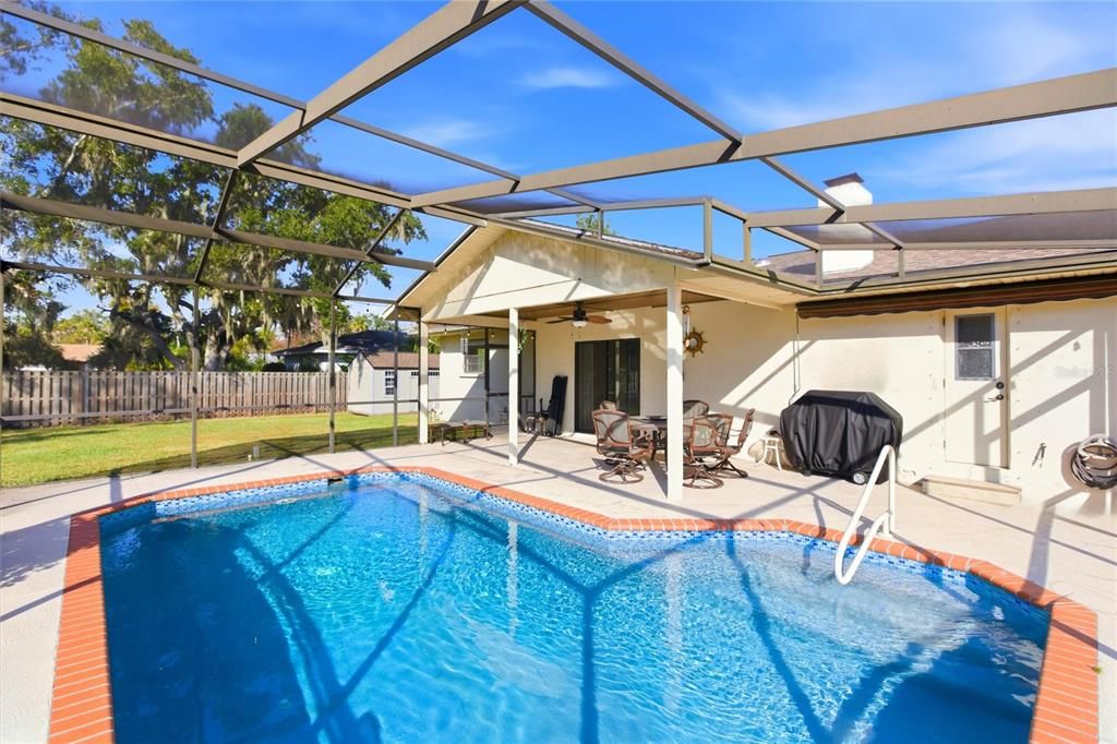 Active With Contract: $349,000 (3 beds, 2 baths, 1424 Square Feet)