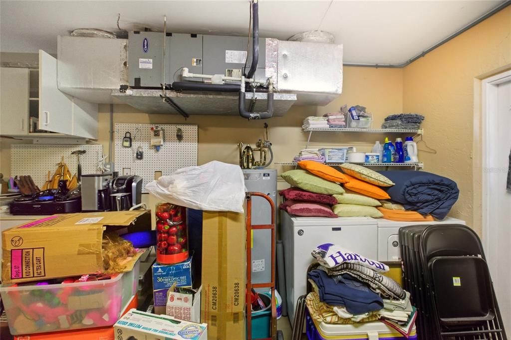 Active With Contract: $349,000 (3 beds, 2 baths, 1424 Square Feet)