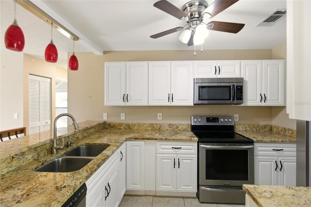 Active With Contract: $349,000 (3 beds, 2 baths, 1424 Square Feet)
