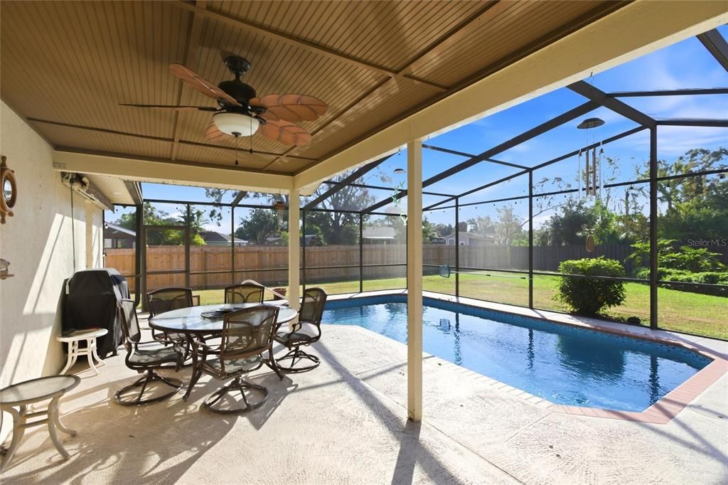 Active With Contract: $349,000 (3 beds, 2 baths, 1424 Square Feet)