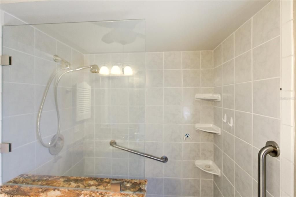 Active With Contract: $349,000 (3 beds, 2 baths, 1424 Square Feet)