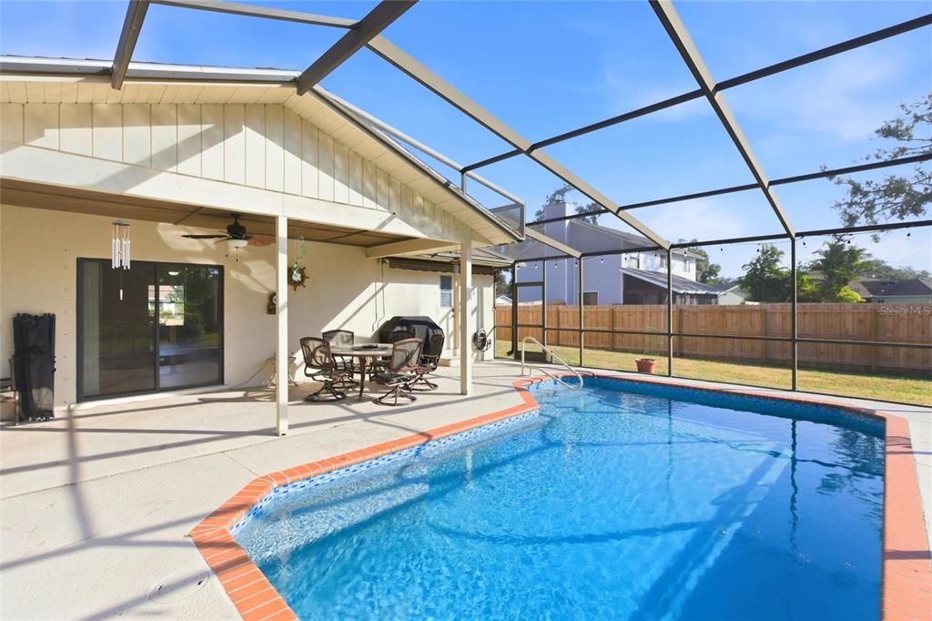 Active With Contract: $349,000 (3 beds, 2 baths, 1424 Square Feet)