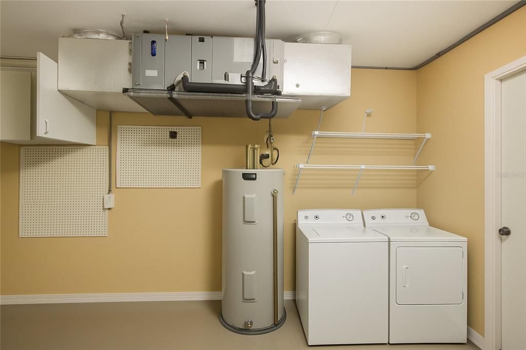 Active With Contract: $349,000 (3 beds, 2 baths, 1424 Square Feet)