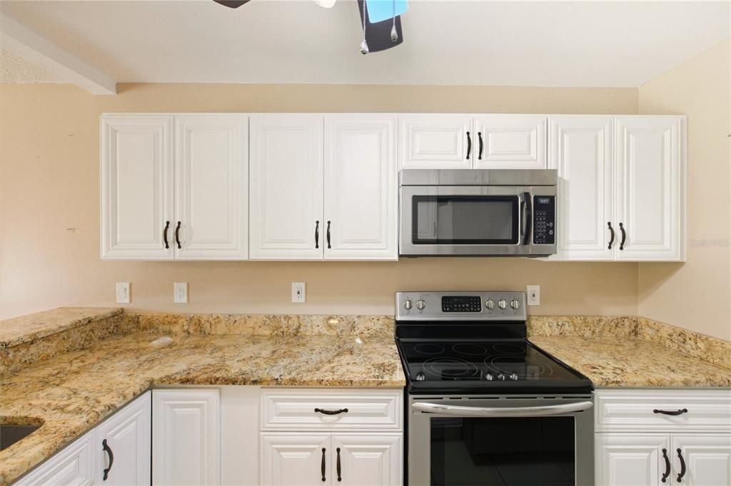 Active With Contract: $349,000 (3 beds, 2 baths, 1424 Square Feet)