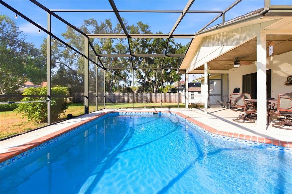 Active With Contract: $349,000 (3 beds, 2 baths, 1424 Square Feet)